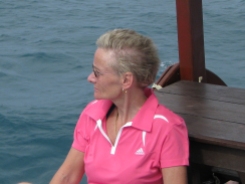 Birgitta på båtutflykt